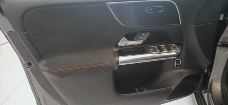 MERCEDES-BENZ B200 B200 AMG