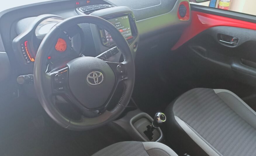 TOYOTA aygo xplay