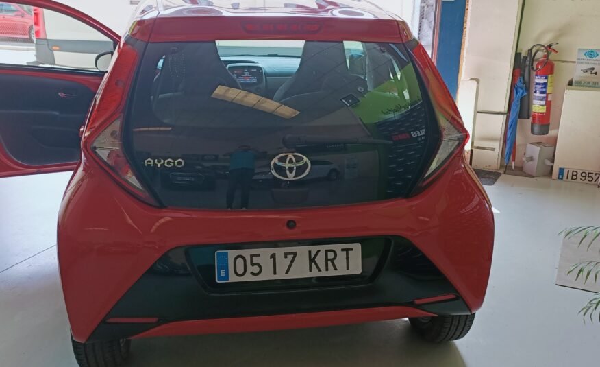 TOYOTA aygo xplay