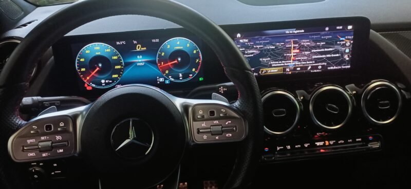 MERCEDES-BENZ GLA 180