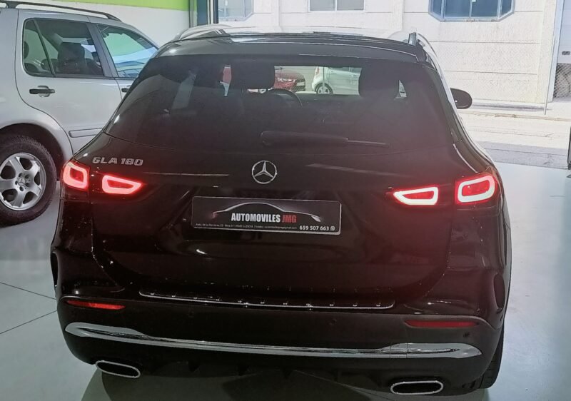 MERCEDES-BENZ GLA 180