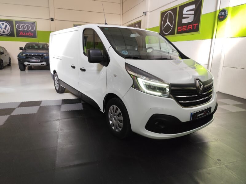 RENAULT trafic