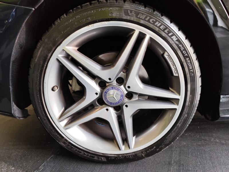 MERCEDES-BENZ CLA 200 AMG