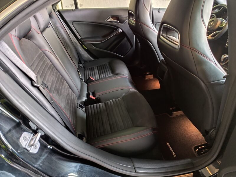 MERCEDES-BENZ CLA 200 AMG