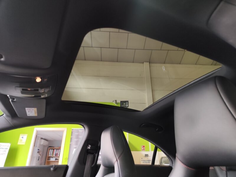 MERCEDES-BENZ CLA 200 AMG