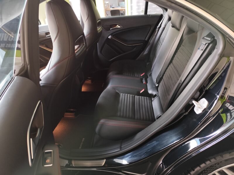 MERCEDES-BENZ CLA 200 AMG