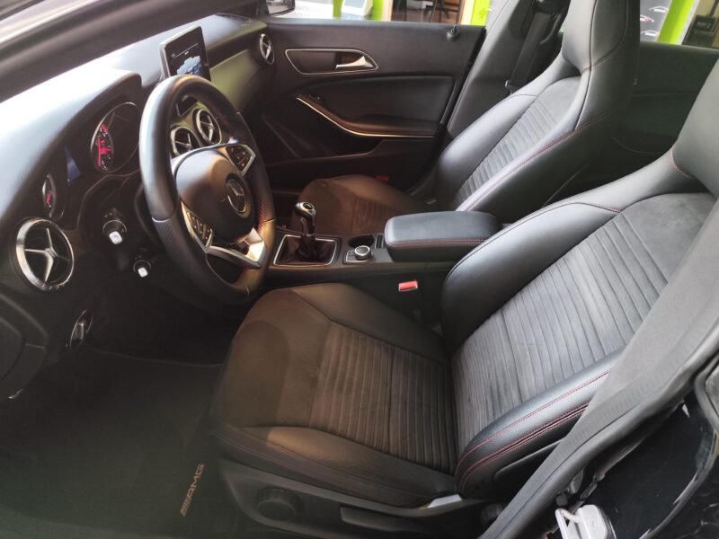 MERCEDES-BENZ CLA 200 AMG