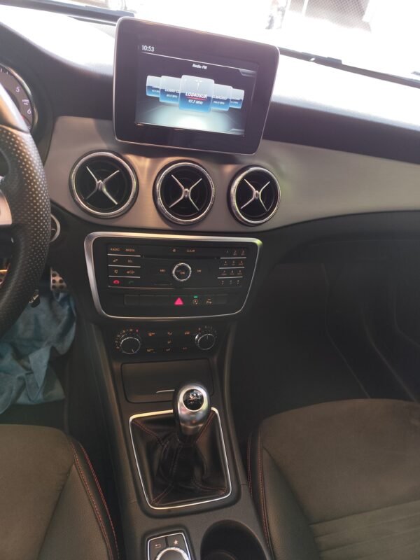 MERCEDES-BENZ CLA 200 AMG