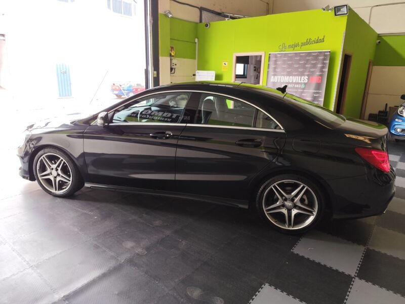 MERCEDES-BENZ CLA 200 AMG
