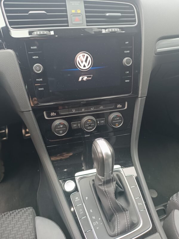 VOLKSWAGEN Golf 1.5tsi RLINE
