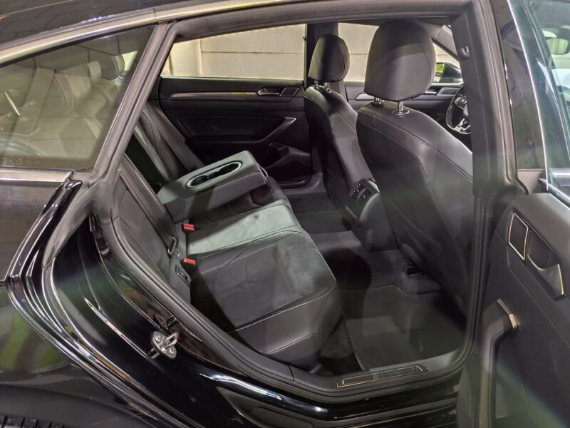 VOLKSWAGEN arteon R Line