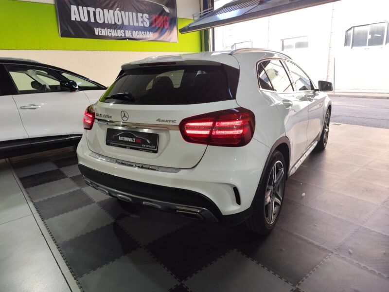 MERCEDES-BENZ GLA 220d 4MATIC