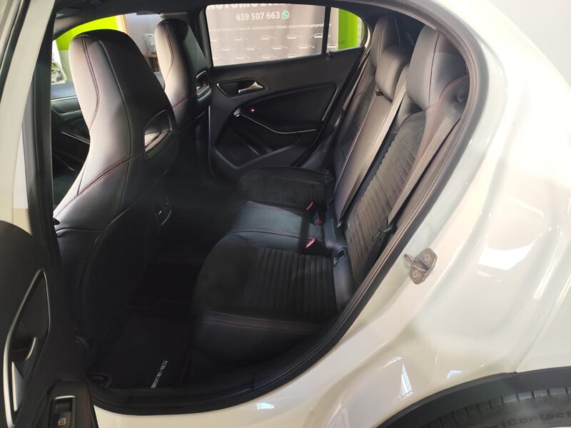 MERCEDES-BENZ GLA 220d 4MATIC