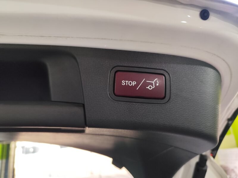 MERCEDES-BENZ GLA 220d 4MATIC